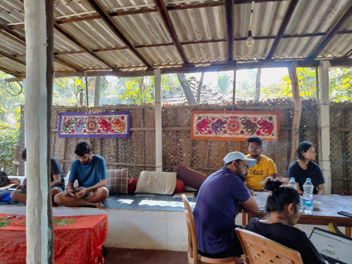 Surya Beach Café&Stay Gokarna  Extérieur photo