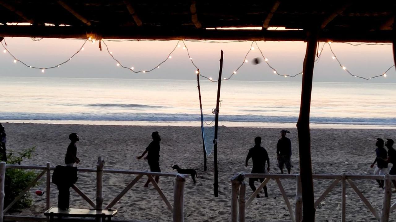 Surya Beach Café&Stay Gokarna  Extérieur photo