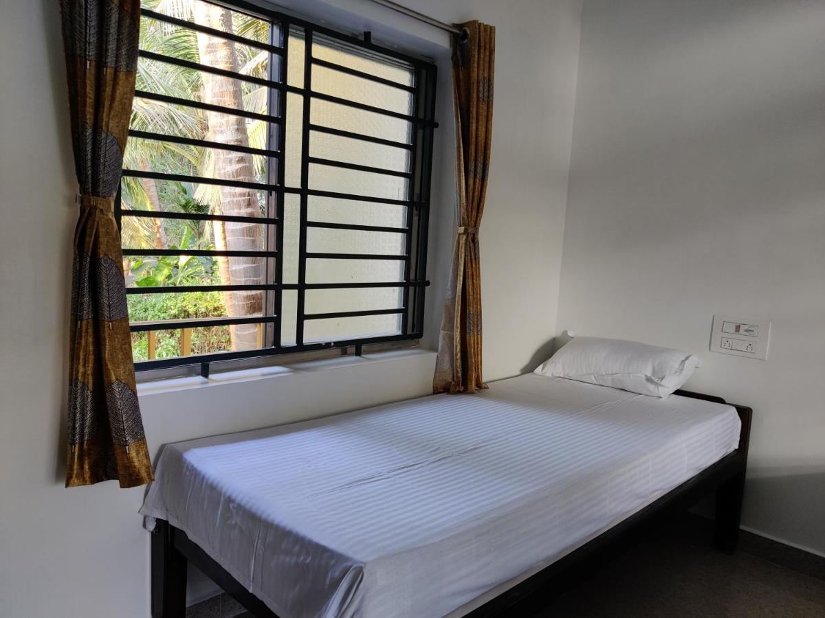 Surya Beach Café&Stay Gokarna  Extérieur photo