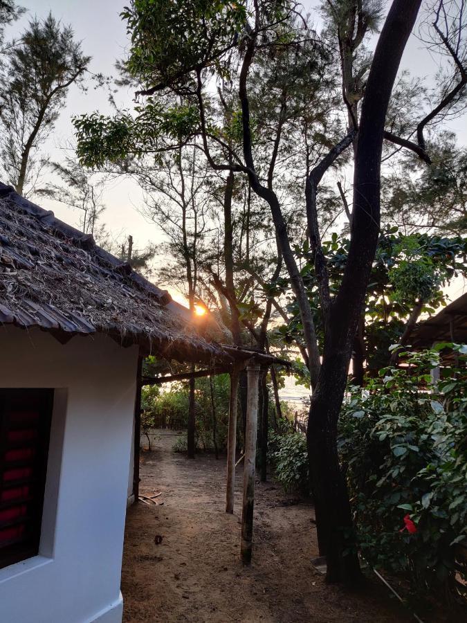 Surya Beach Café&Stay Gokarna  Extérieur photo