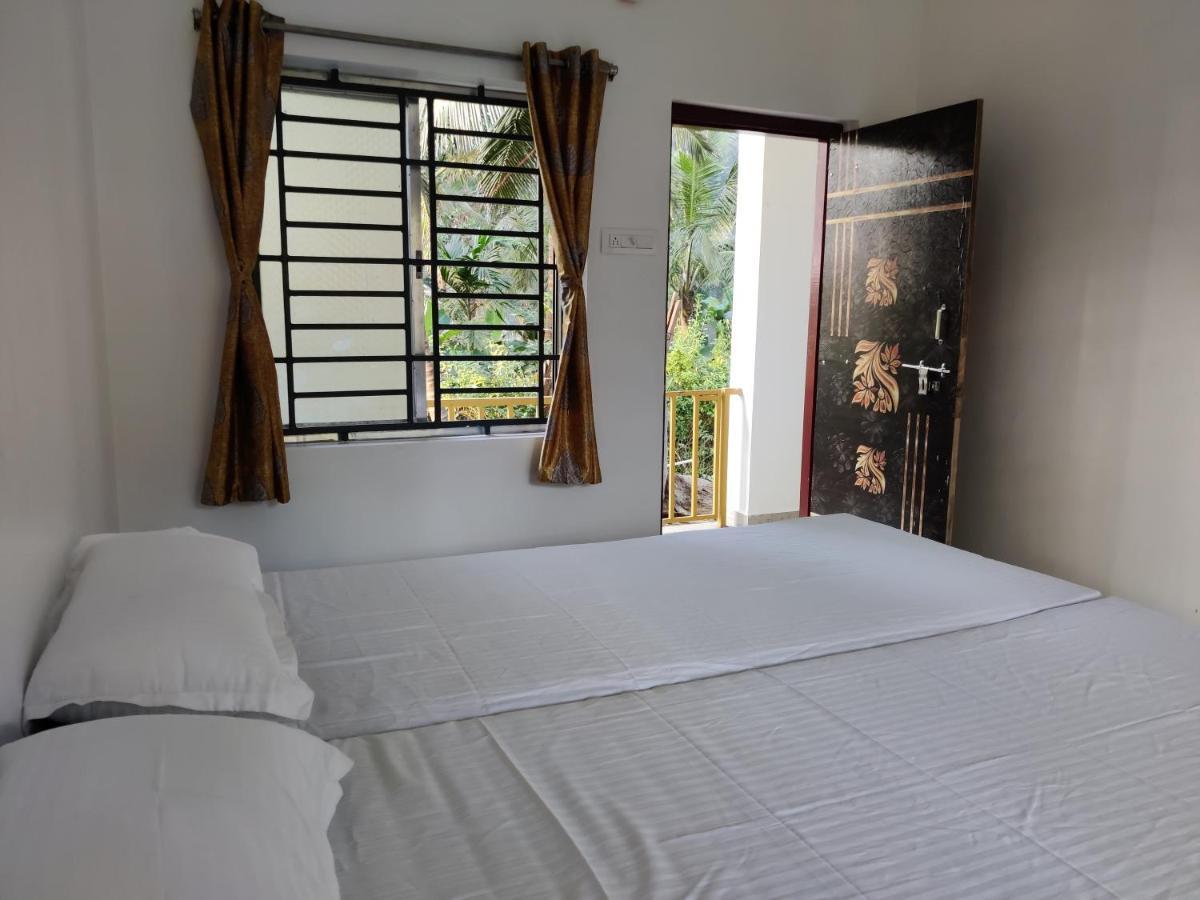 Surya Beach Café&Stay Gokarna  Extérieur photo