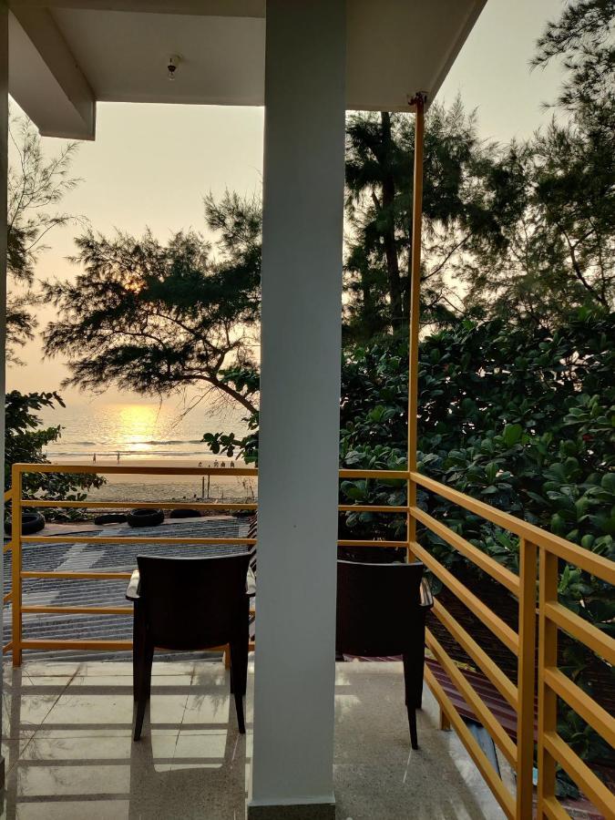 Surya Beach Café&Stay Gokarna  Extérieur photo