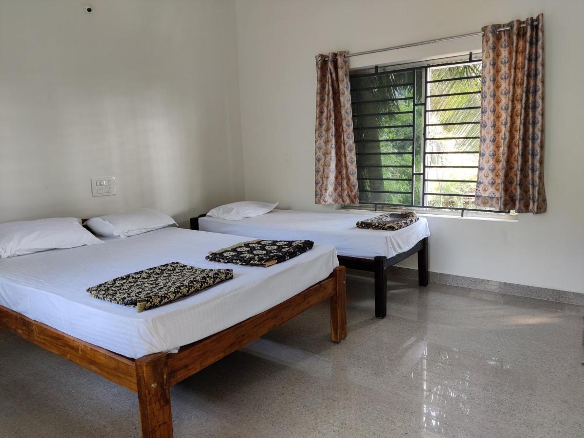 Surya Beach Café&Stay Gokarna  Extérieur photo