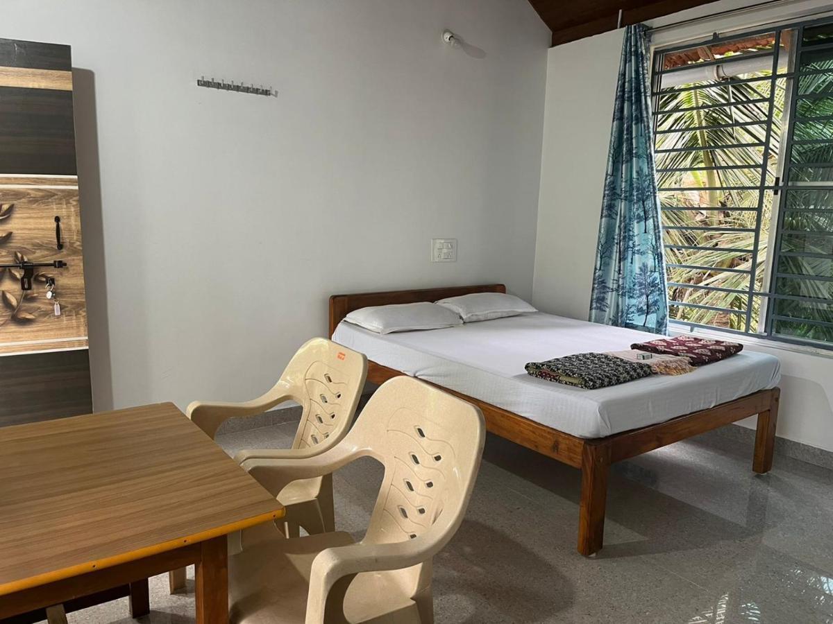 Surya Beach Café&Stay Gokarna  Extérieur photo